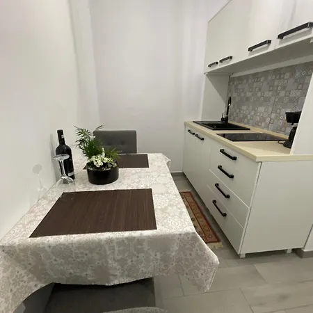 Hideaway Apartment *